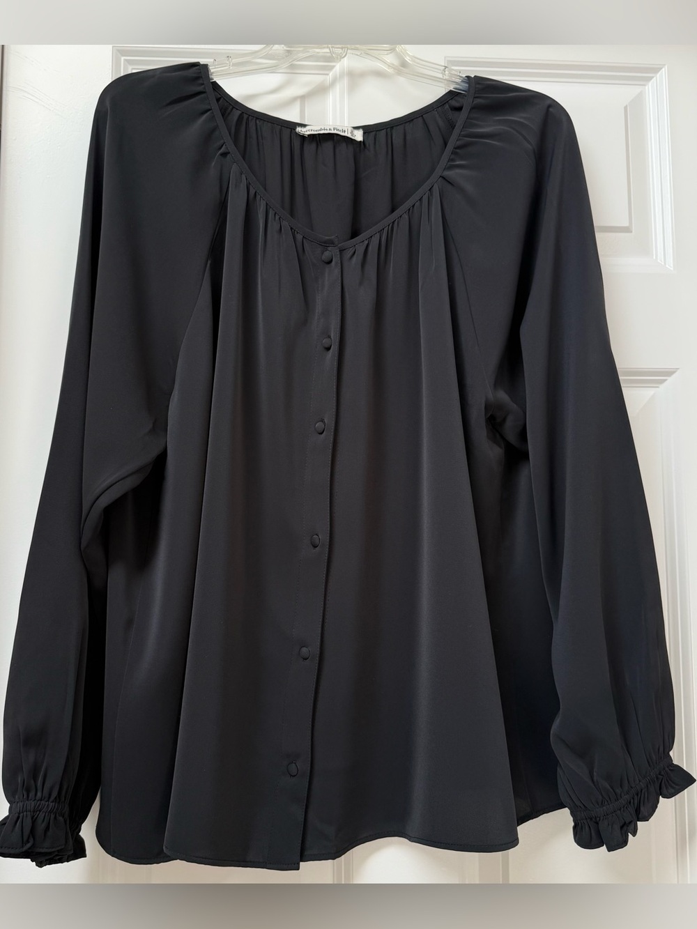 Abercrombie & Fitch black long-sleeve peasant blouse size XL